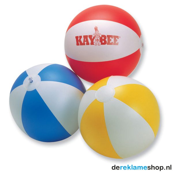 Mooie strandballen met gekleurde strepen