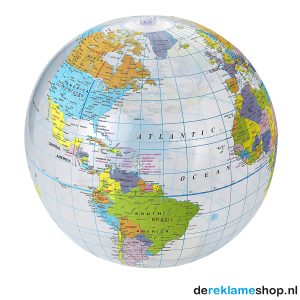 Strandbal met wereldprint