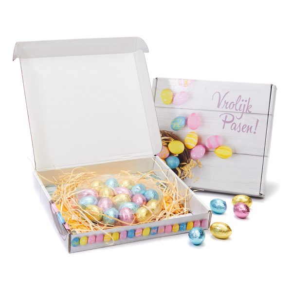 Maildoosje met nestje paaseitjes
