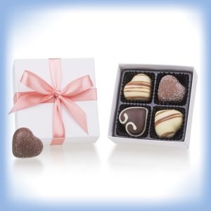 Chocolade hartjes in wit doosje