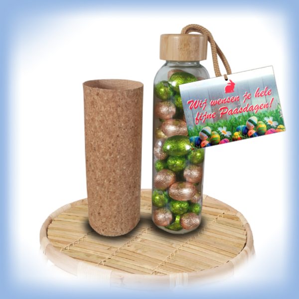 Duurzame waterfles met Paaseitjes