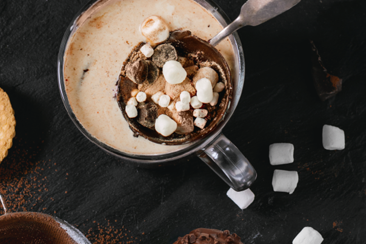 Hot chocolate bombs met marshmallows