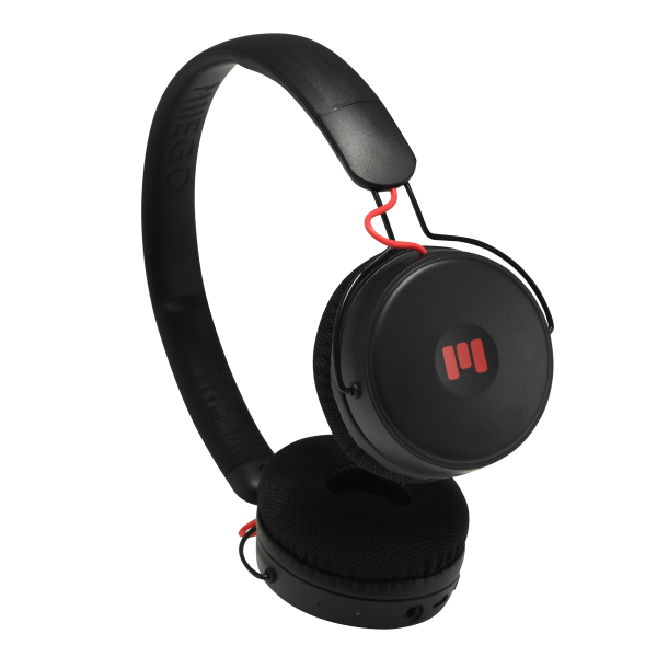 SIMPL GO van MIIEGO® is een extreem lichte, comfortabele en ultracompacte on-ear hoofdtelefoon met een indrukwekkende batterijduur van 16 uur* en IPX-4-certificering – gebouwd voor een actieve levensstijl onderweg – in al hun eenvoud . SIMPL GO by MIIEGO® is ook voorzien van innovatieve MIIEGO® mesh-oorkussens voor maximaal comfort, zelfs onder zware omstandigheden. Deze speciaal gemaakte oorkussens zijn ontwikkeld voor uw actieve levensstijl, omdat ze zijn gemaakt van ademend mesh-materiaal, dat helpt om uw oren koel te houden. Ze zijn supercomfortabel en worden aanbevolen voor zowel dagelijks gebruik als sport- en trainingssessies. Maak je geen zorgen dat je ze bezweet krijgt, want ze drogen gemakkelijk en snel weer op. *De exacte batterijduur hangt af van het volumeniveau en het type muziek waar je naar luistert. We raden aan om gedurende lange perioden niet naar muziek op een hoog volume te luisteren, omdat dit uw gehoor kan beschadigen.