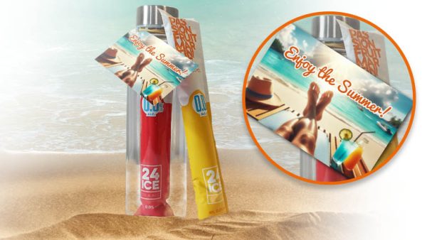 Zomerse waterfles met ijsjes en kaartje