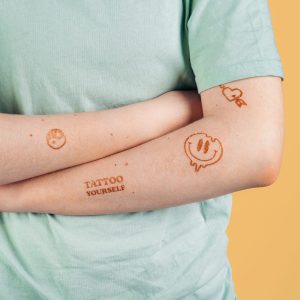 Bronzen tattoos – ontwerp jouw eigen stijlvolle plaktattoo 🤎